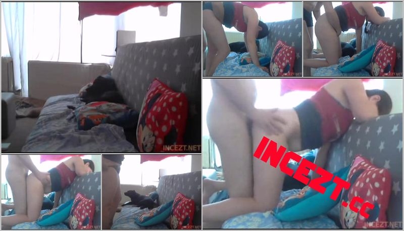 Quikie at home with father hidden cam [2020, INCEZT, Family Sex, Roleplay, Incest, 352p]