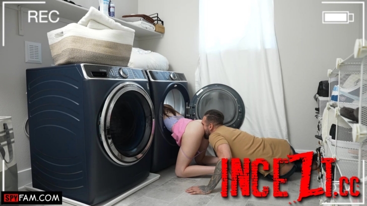 Tess Thompson - Stuck Stepdaughter (Full HD)